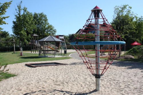 Climbing vortex on a playground